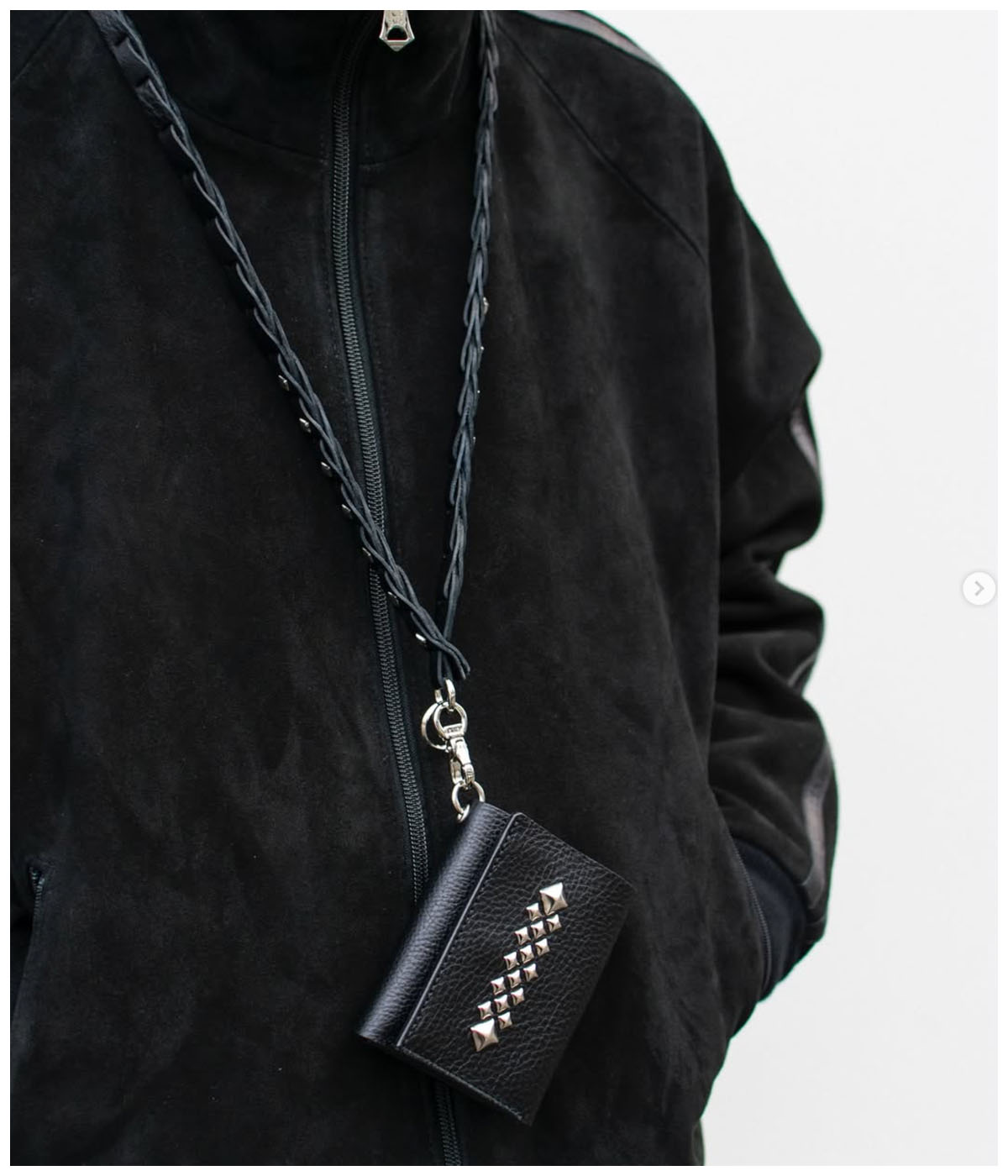 STUDS LEATHER MULTI WALLET【BLACK】
