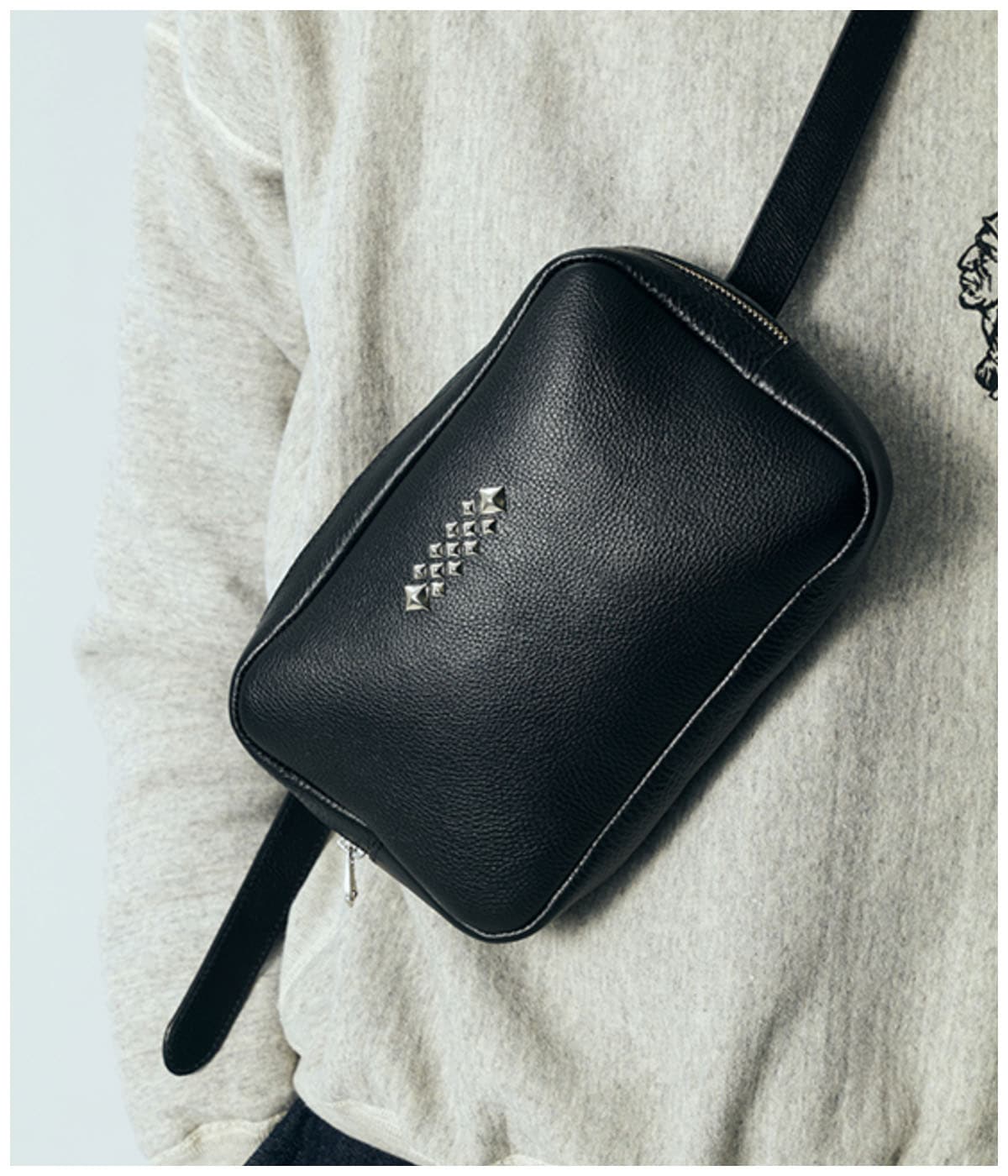 STUDS LEATHER BODY BAG【BLACK】