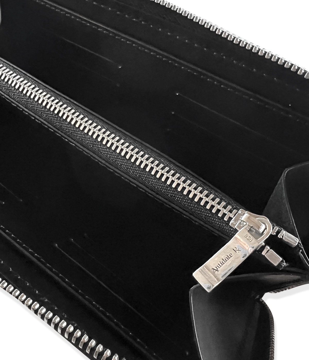 Round Zip Long Wallet (Smooth Leather)【BLACK】
