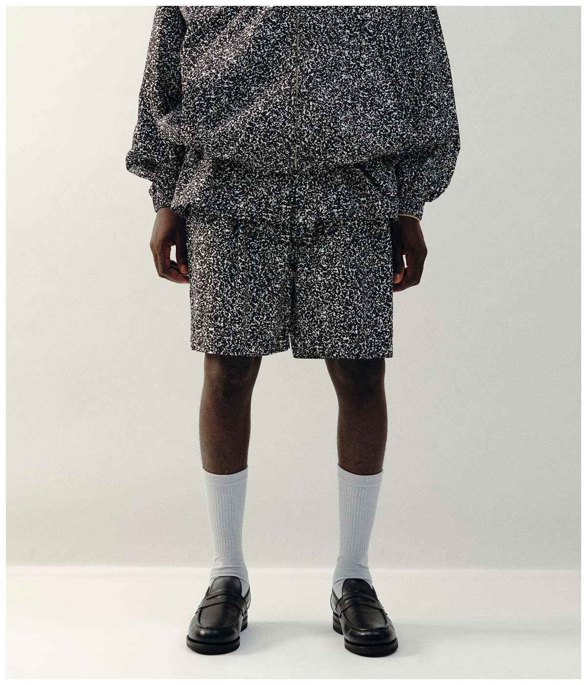 パンツ Allover Printed Broad 2 Tuck EasyShorts Allover Printed Broad 2 Tuck Easy Shorts【BLACK】｜COOTIE