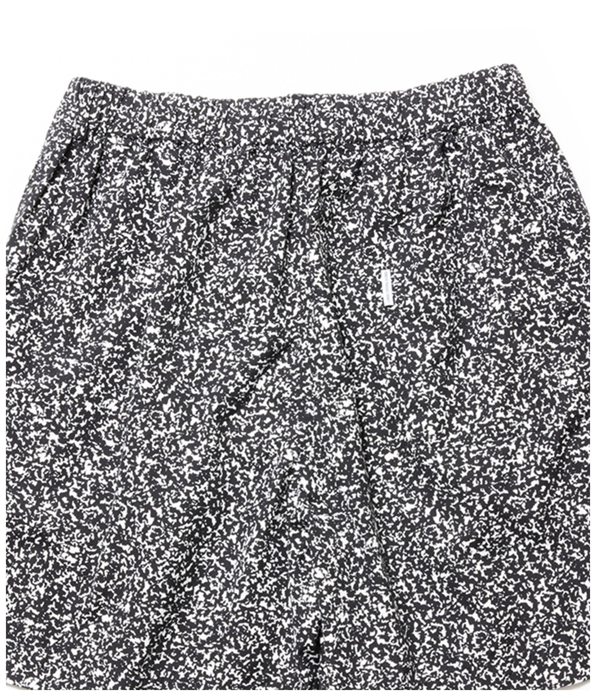 パンツ Allover Printed Broad 2 Tuck EasyShorts Allover Printed Broad 2 Tuck Easy Shorts【BLACK】｜COOTIE