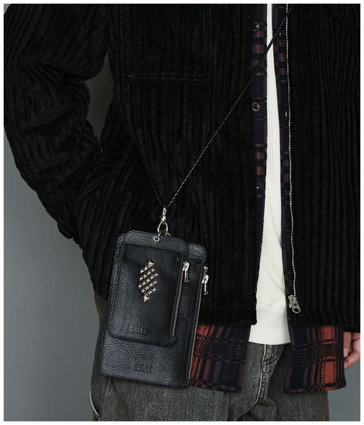 STUDS LEATHER MULTI POUCH -REGULAR-【BLACK】｜CALEE｜MELTING POT 