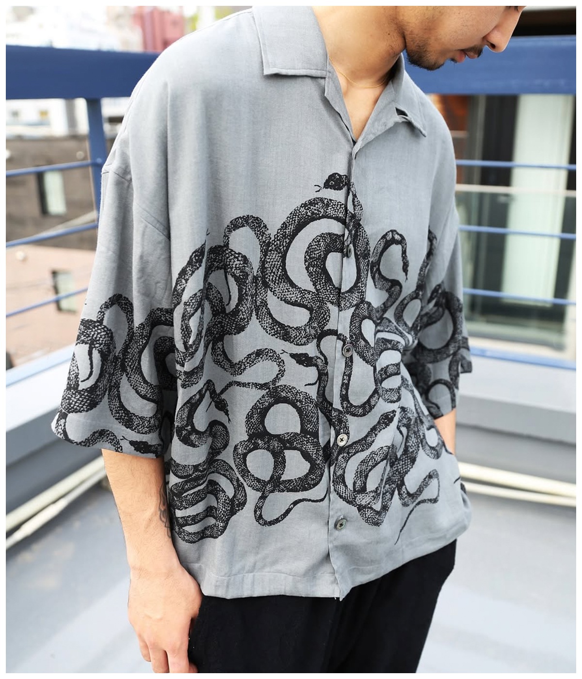 トップス CALEE snake pattern drop shoulder 5 SLEEVES DROP SHOULDER SH -SNAKE PATTERN-【GRAY】｜CALEE