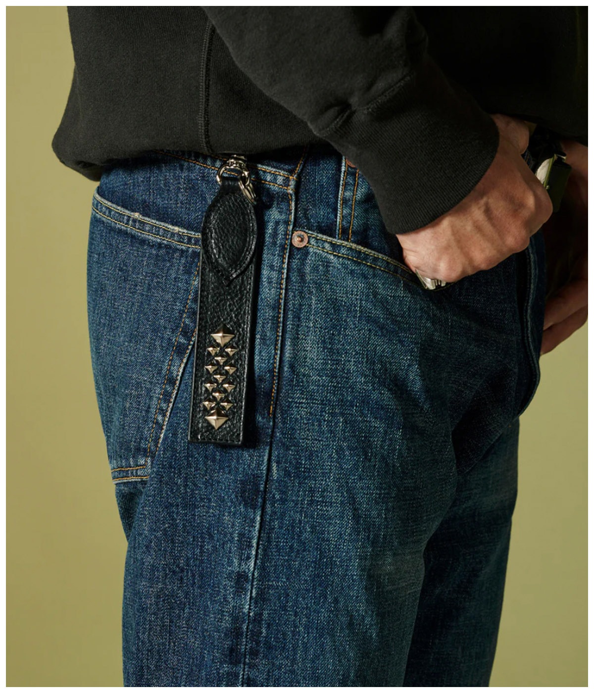 STUDS LEATHER FLAT SHORT KEY RING【BLACK】｜CALEE｜MELTING POT