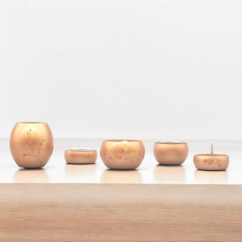 コンパクトな仏具セット５具足　ミニまる５点セット　カラー：ピンクゴールド彫金（南天）