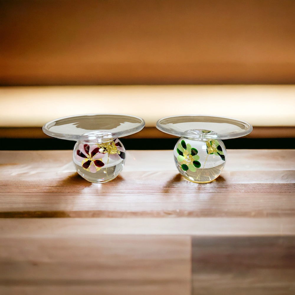 すべての商品職人が吹きガラスでつくるガラスのお香たて 水中花