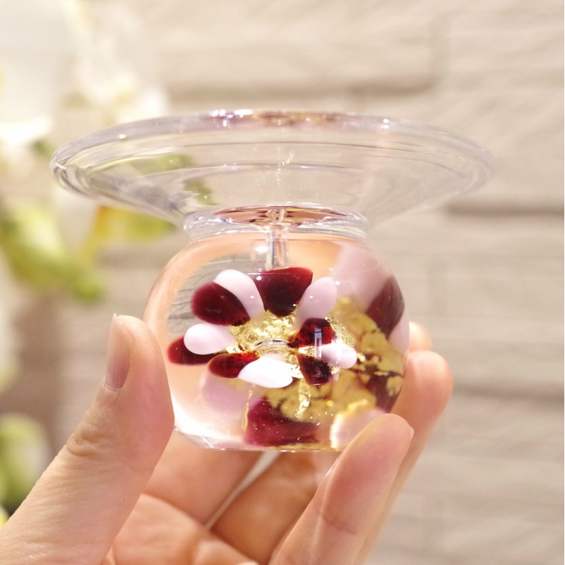 すべての商品職人が吹きガラスでつくるガラスのお香たて 水中花