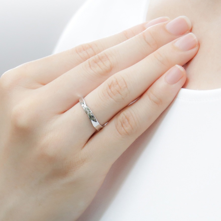 遺骨リング・メモリアルリング,遺骨リング：ホワイトゴールド製