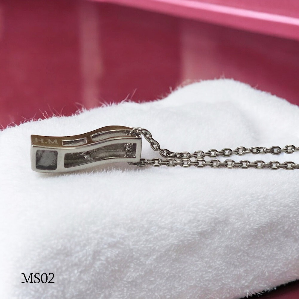 【MS02/K10WG】遺骨ペンダント・完全防水 メモリアルジュエリーMS02 10Kホワイトゴールド・ダイヤモンド7石 ＊チェーン別売選択式
