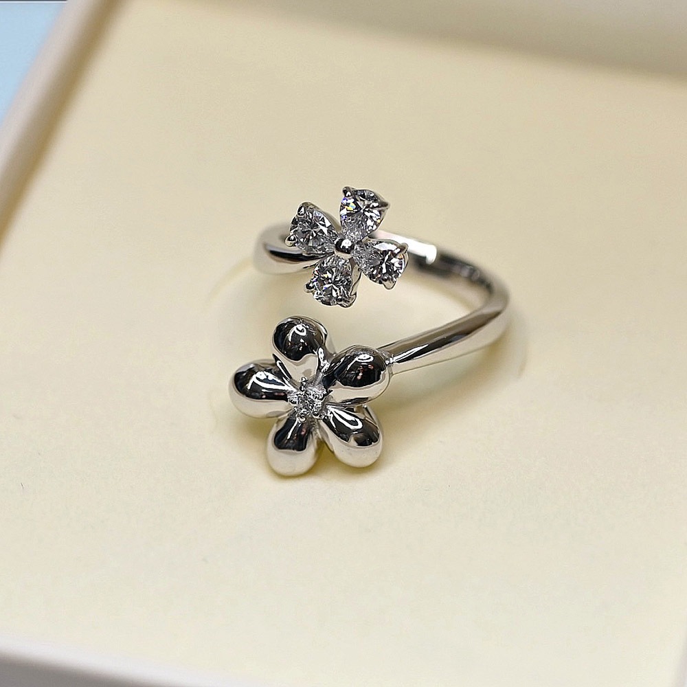 [�����른�奨�꡼] SILVER�� ���ꥢ���󥰡���󥰥ե� ��3������Ÿ����