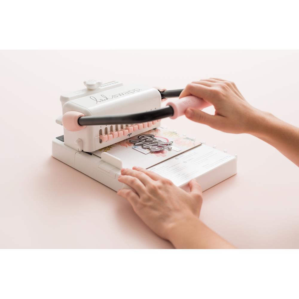 26%OFF̲ʡWe R Makers ܵ ۡѥ Cinch Book Binding Tool Square Holes