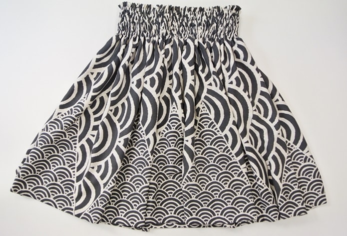 オリジナルパウスカート3.6ｍ75cm丈　Kapa nalu Iapana カパ ナル イアパナ　[アイボリー/チャコール]　ポリエステル100％