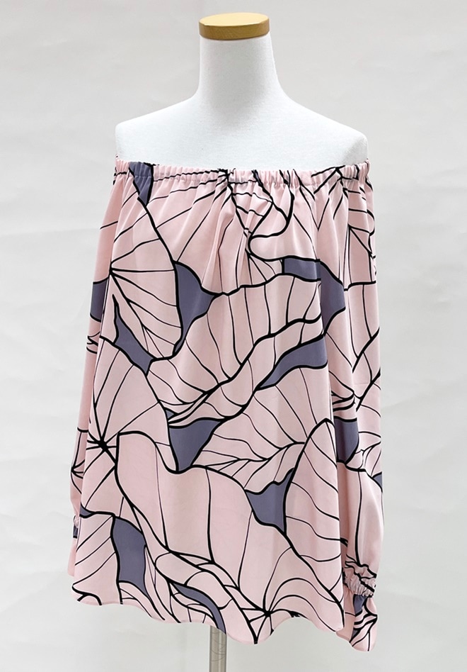 肩を出してもキュート