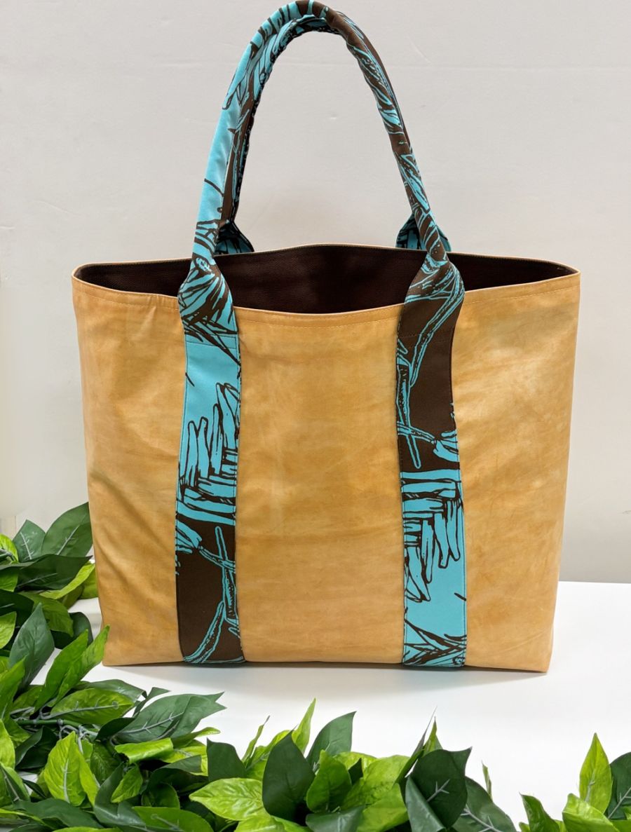 'Aina pumehana(アーイナ プメハナ）　Palupalu (パルパル　ヒナノ）トートバッグ