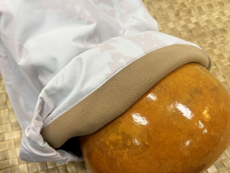 内側は柔らかいフリース加工
