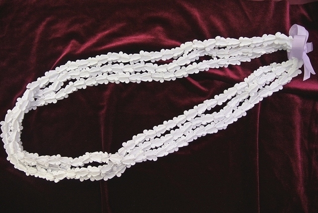 重ね使いで華やかに。