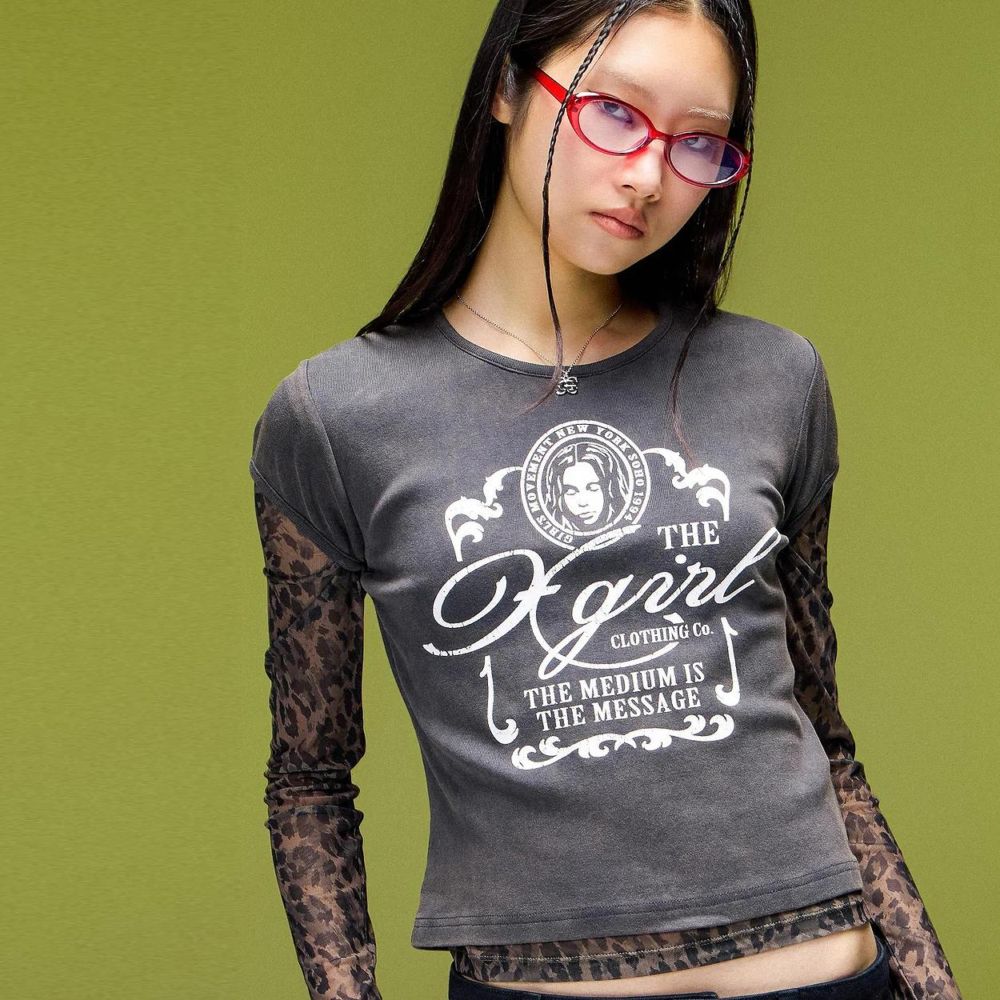 X-girl(エックスガール) FADED VICTORIAN FACE S/S BABY TEE /  CHARCOAL