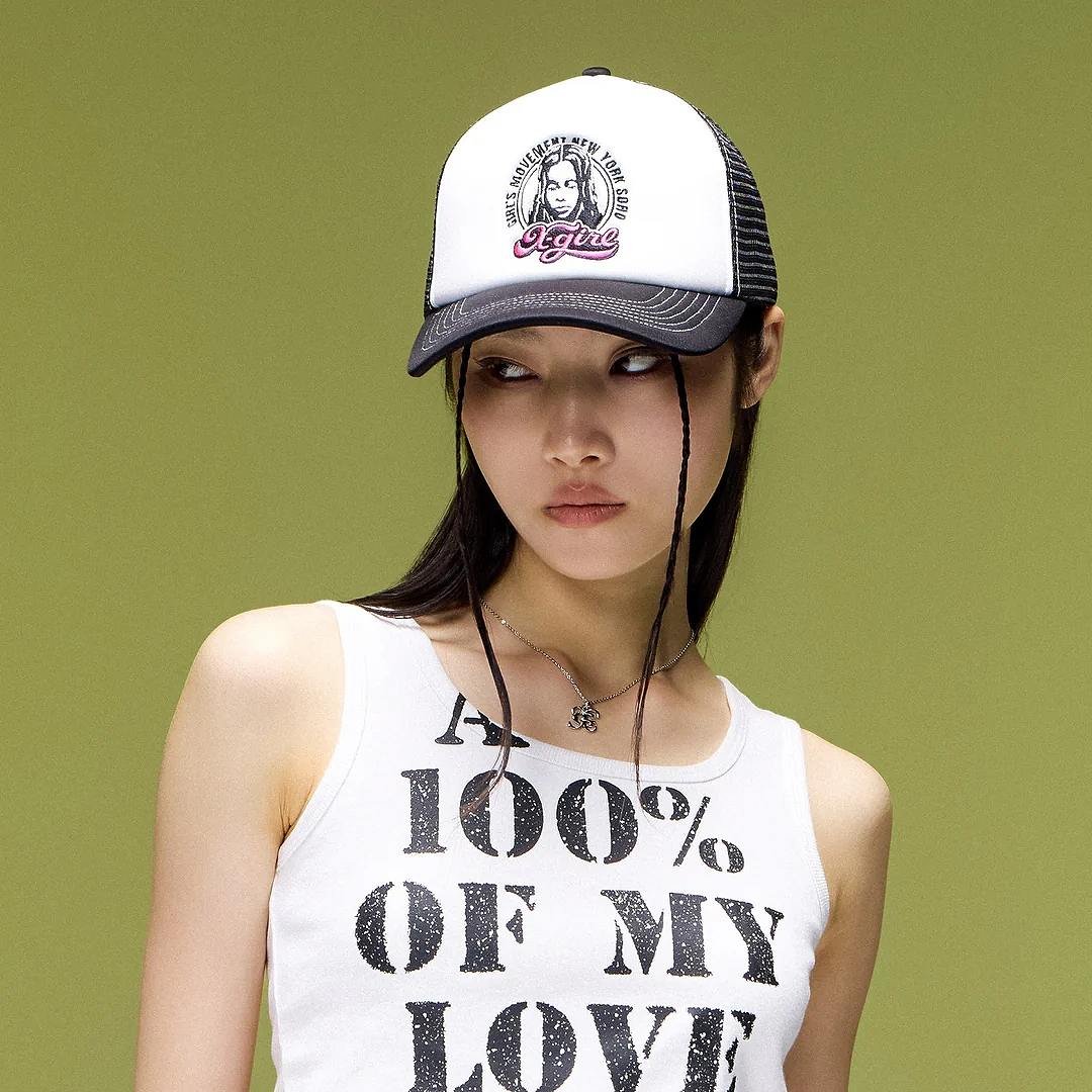 X-girl(エックスガール) CHEERFUL LOGO AND FACE TRUCKER CAP / WHITE