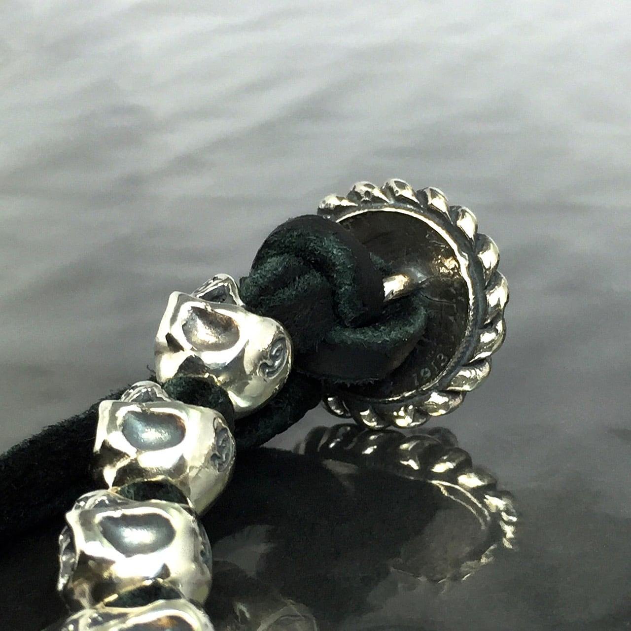 GODSIZE ゴッドサイズブレスレットウルフ付きレザー