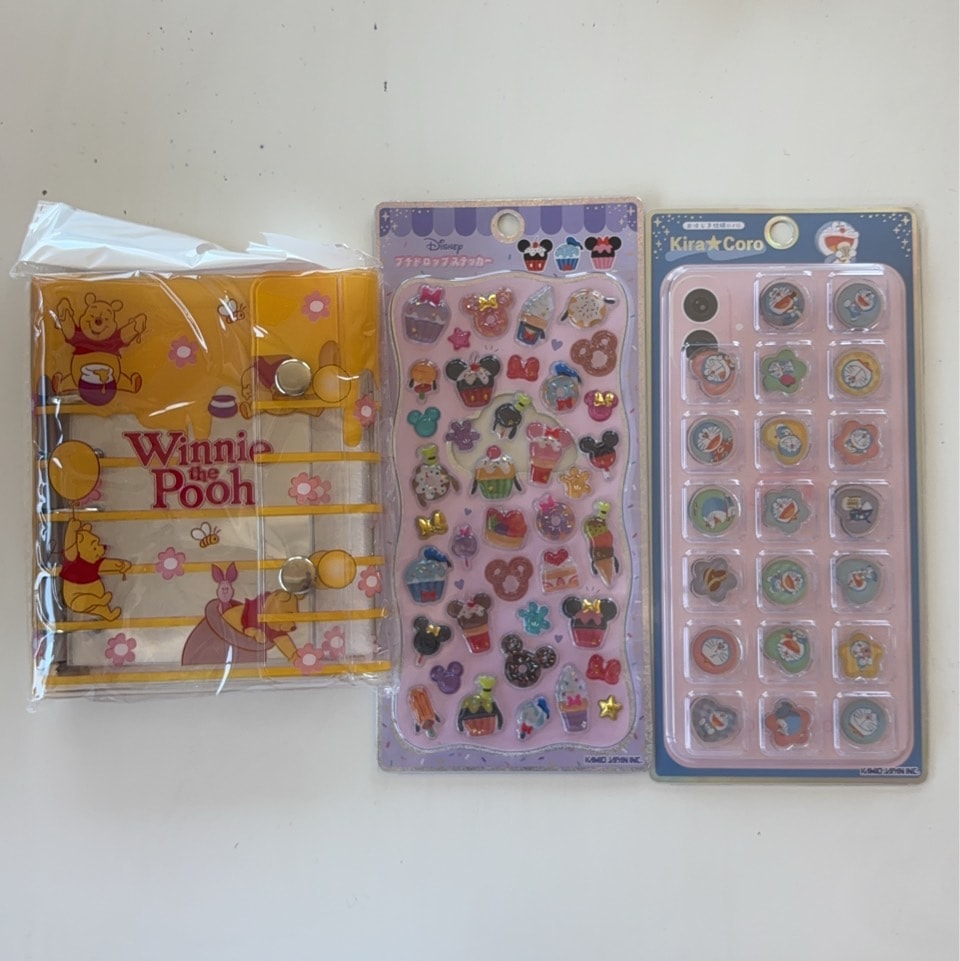 ＜６月中旬以降配送＞  プーさんシール帳/ディズニープチドロップandドラえもんおはじきシール　セット