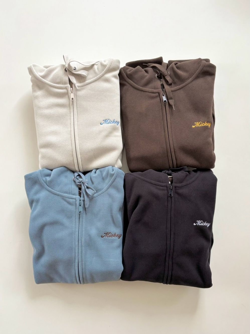 大人size[即納]   ミッキーワンポイント　ワッフルフリース　ジップアップパーカー
