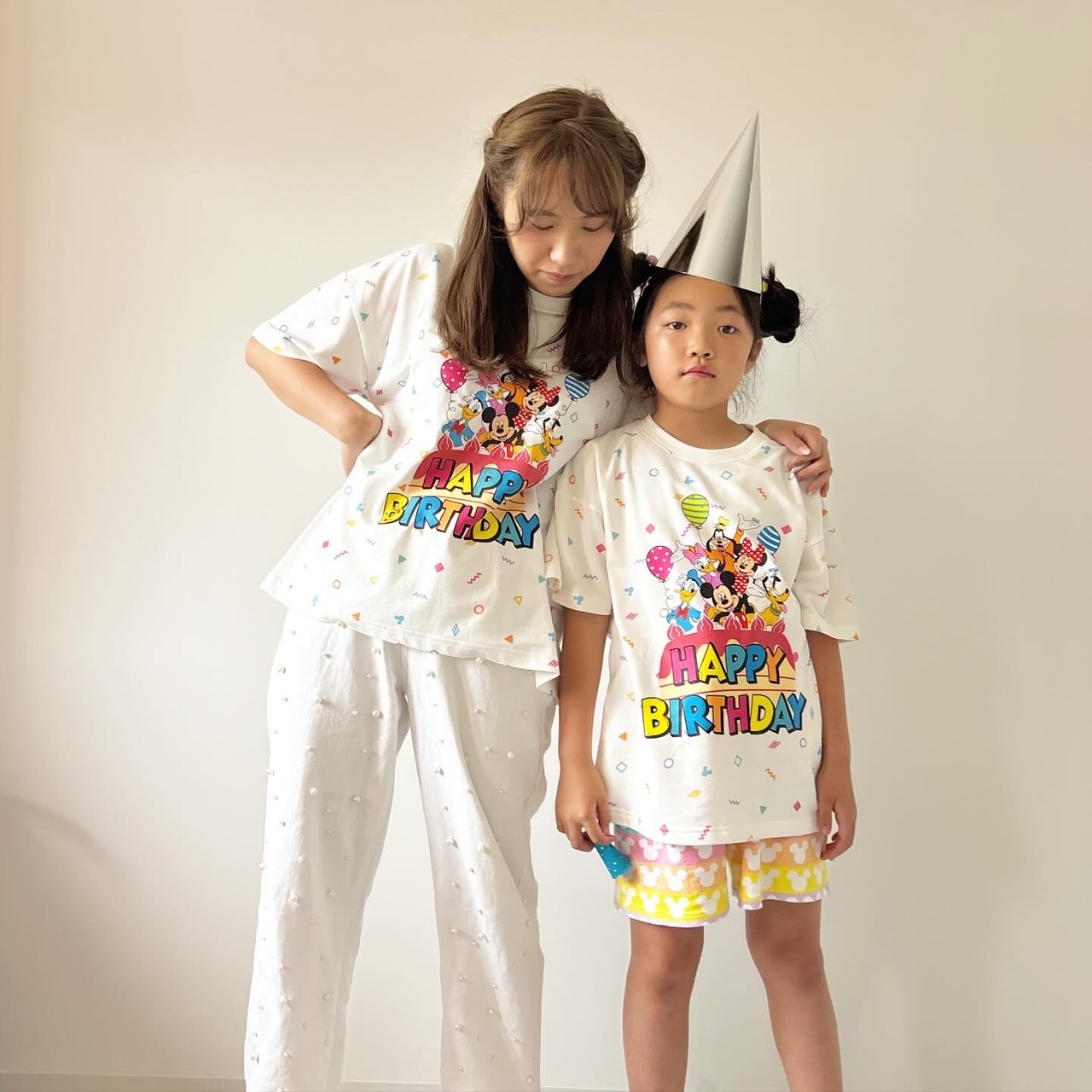 90-140&大人size [即納]  Mickey Friends Happy Birthday Tシャツ   ( mes favoris original )