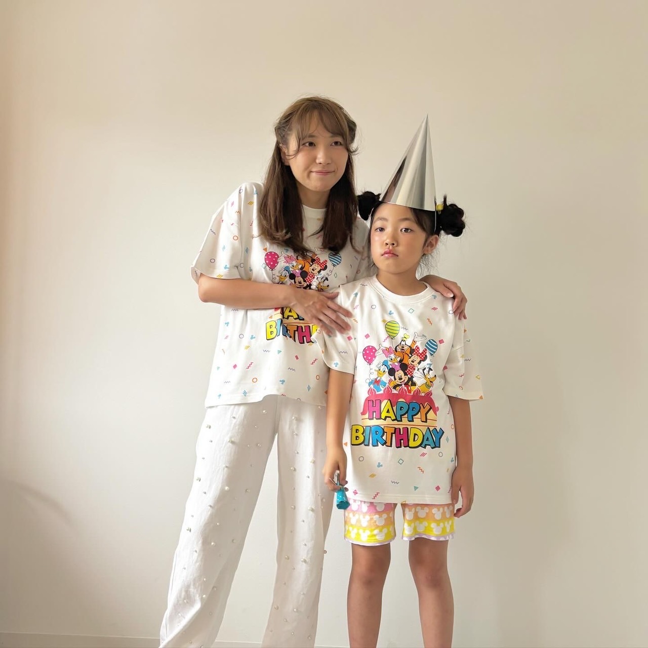 90-140&大人size [即納]  Mickey Friends Happy Birthday Tシャツ   ( mes favoris original )
