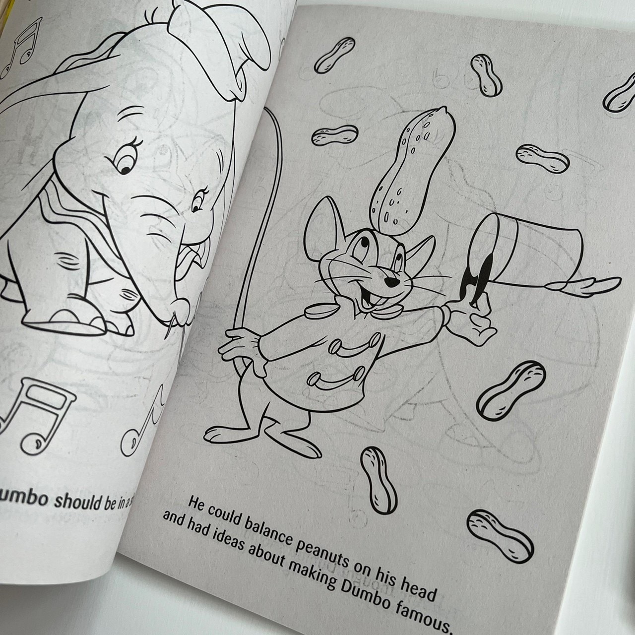 [即納] Disney キャラクター　塗り絵