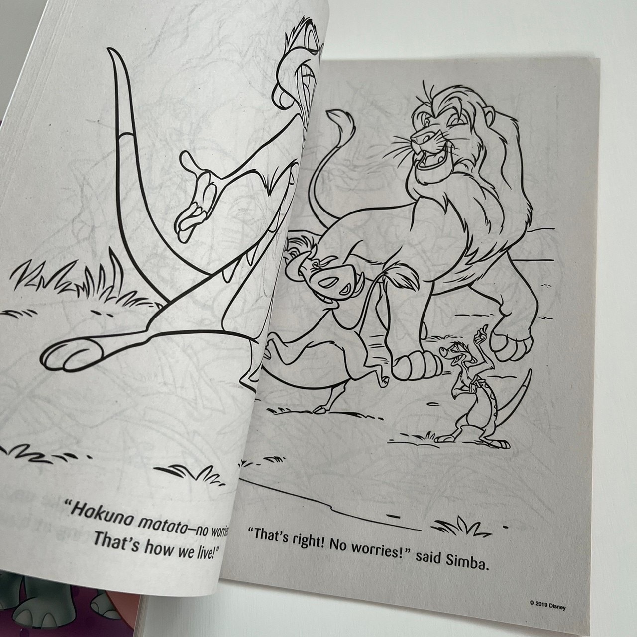 [即納] Disney キャラクター　塗り絵