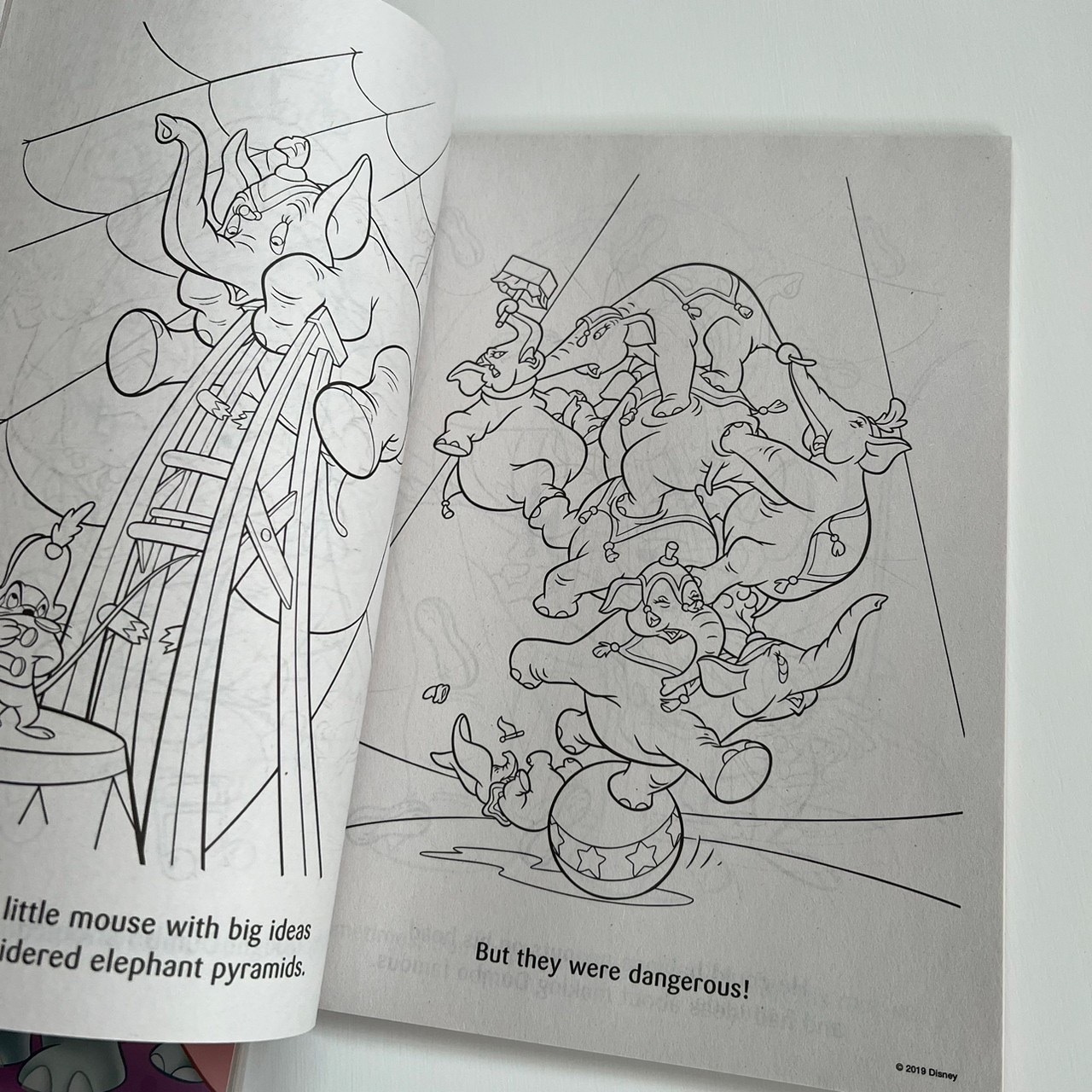 [即納] Disney キャラクター　塗り絵