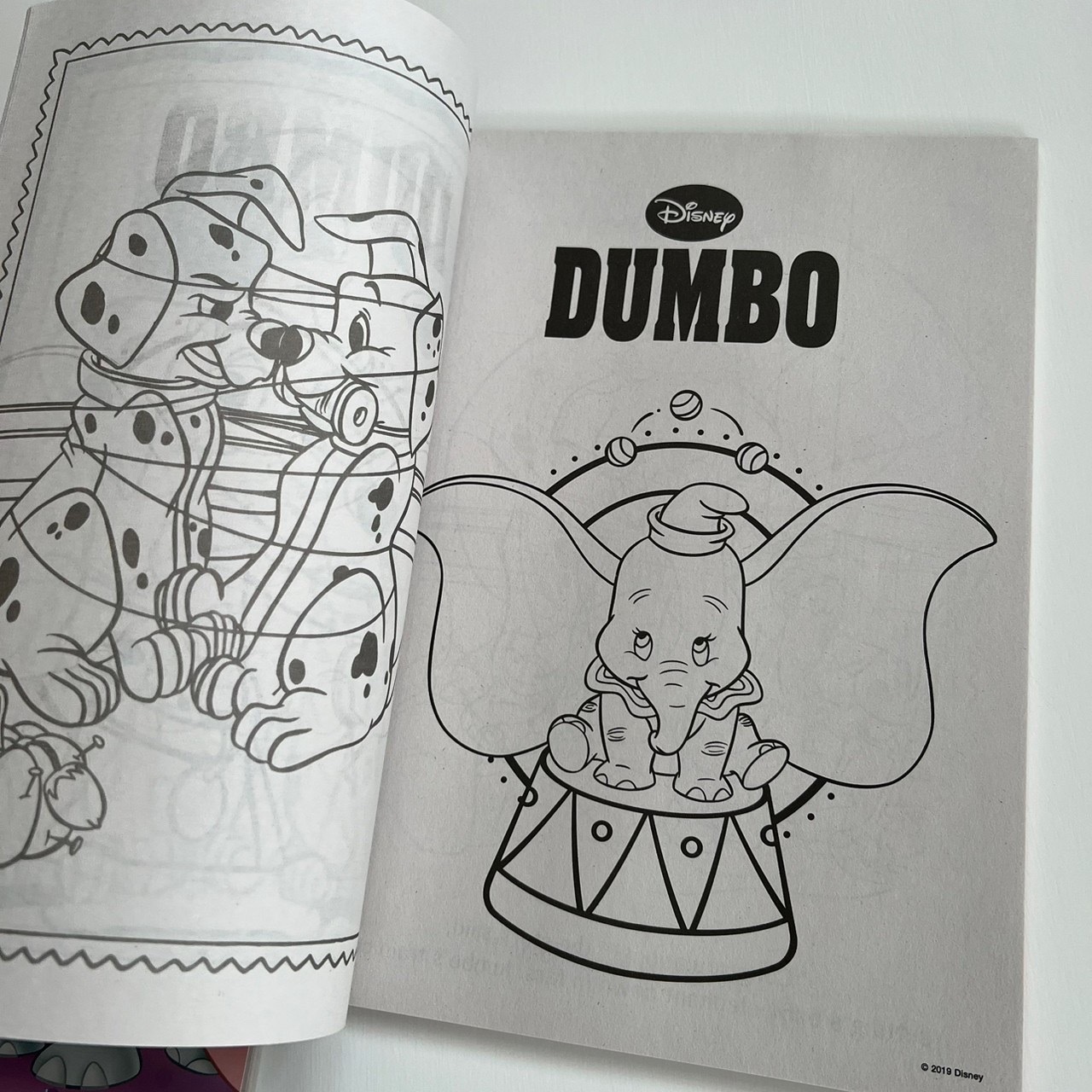 [即納] Disney キャラクター　塗り絵