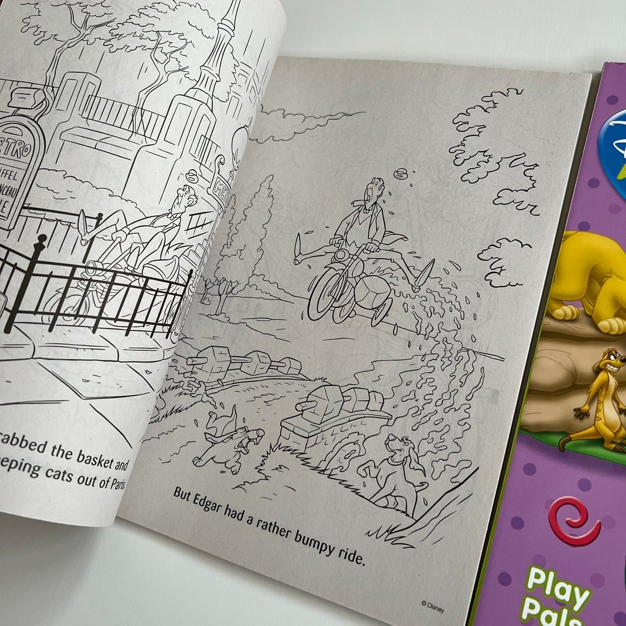 [即納] Disney キャラクター　塗り絵