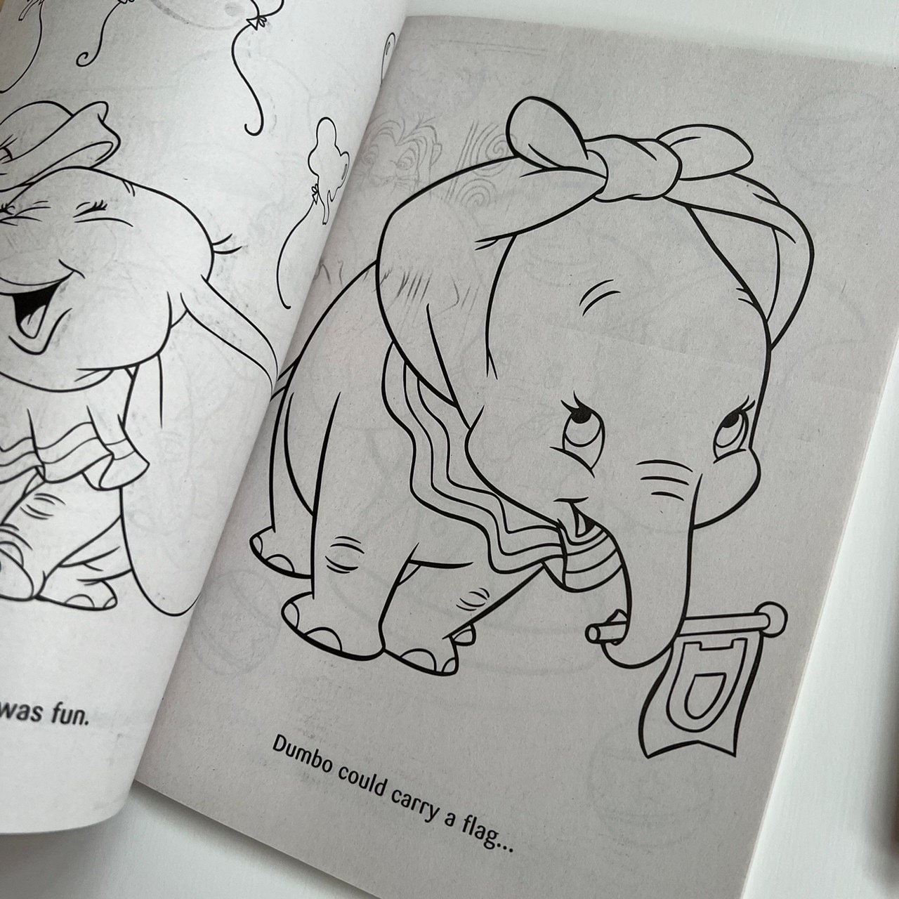 [即納] Disney キャラクター　塗り絵