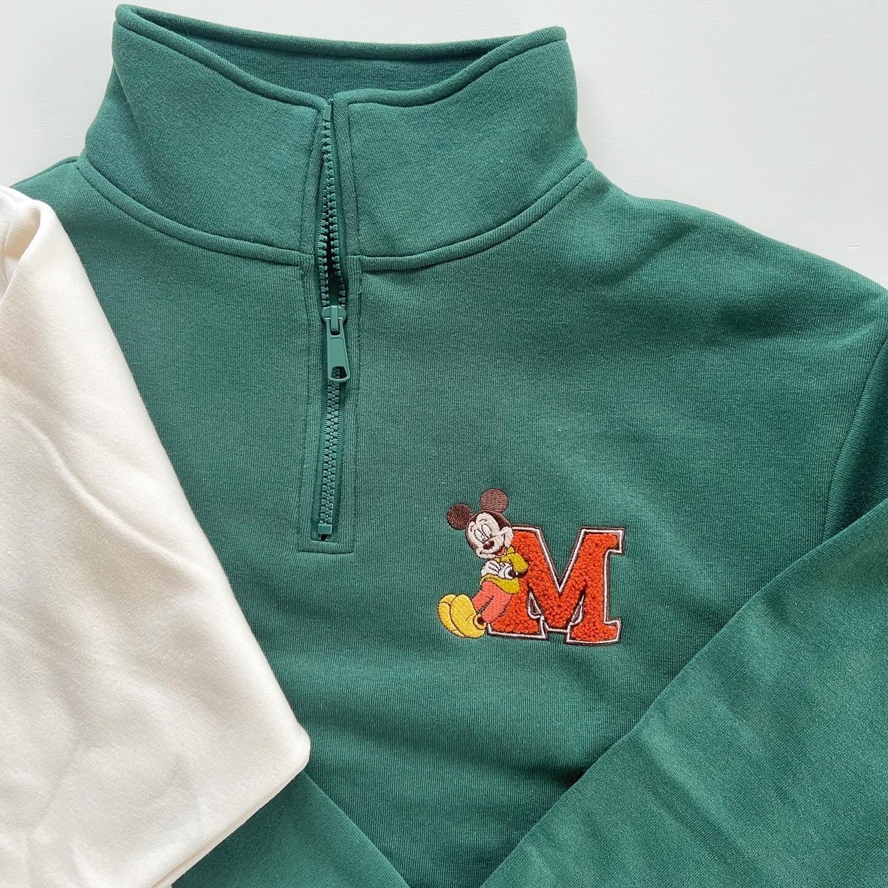大人size[即納]   ハーフジップミッキー刺繍裏起毛トレーナー