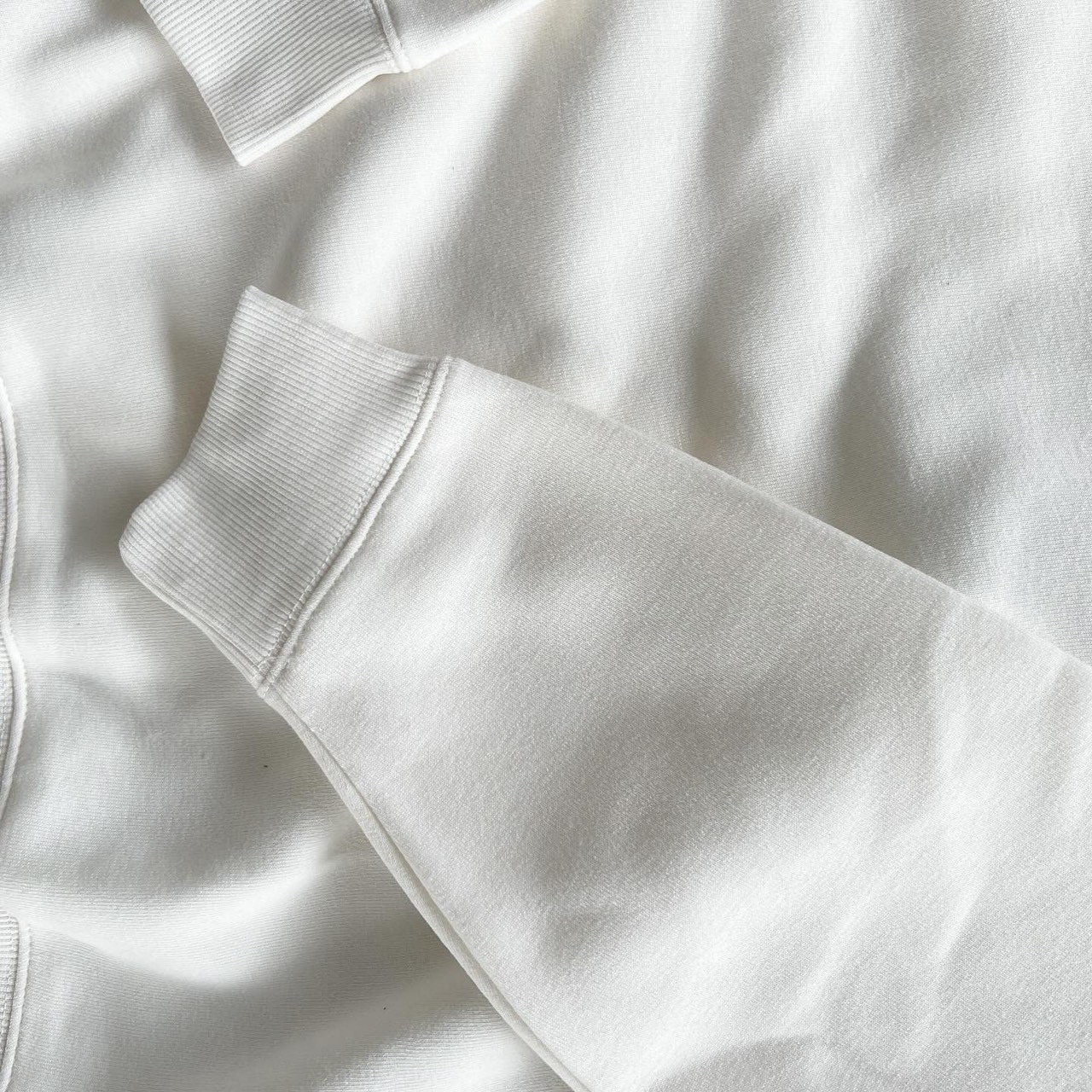 大人size[即納]   ハーフジップミッキー刺繍裏起毛トレーナー