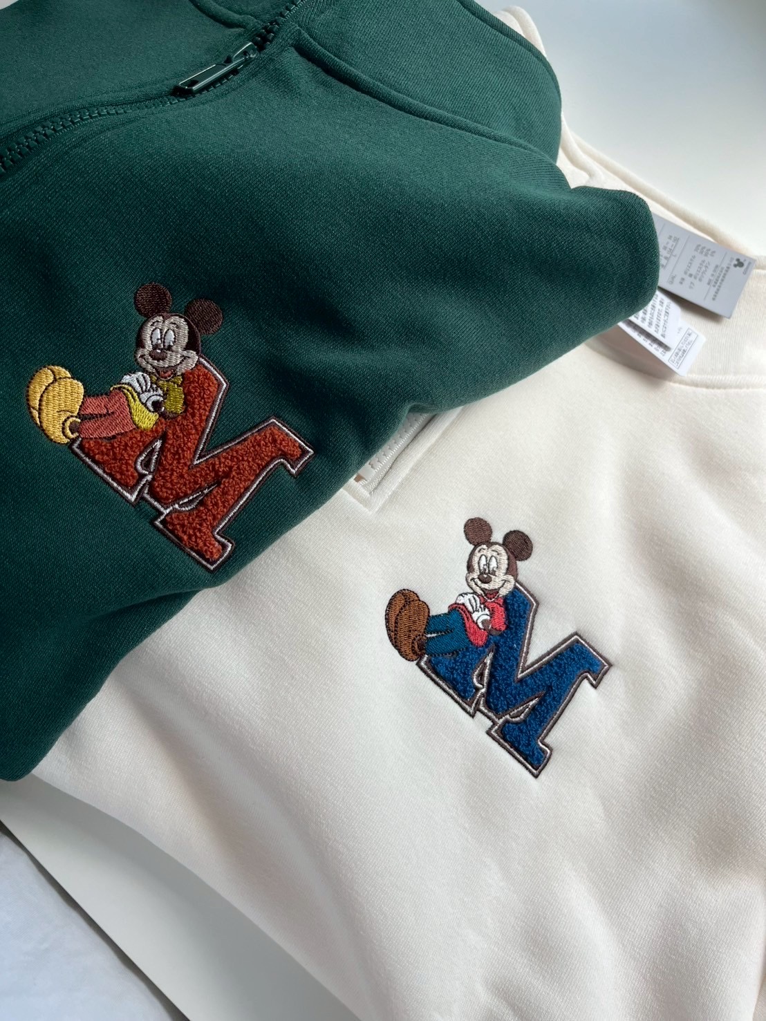 大人size[即納]   ハーフジップミッキー刺繍裏起毛トレーナー