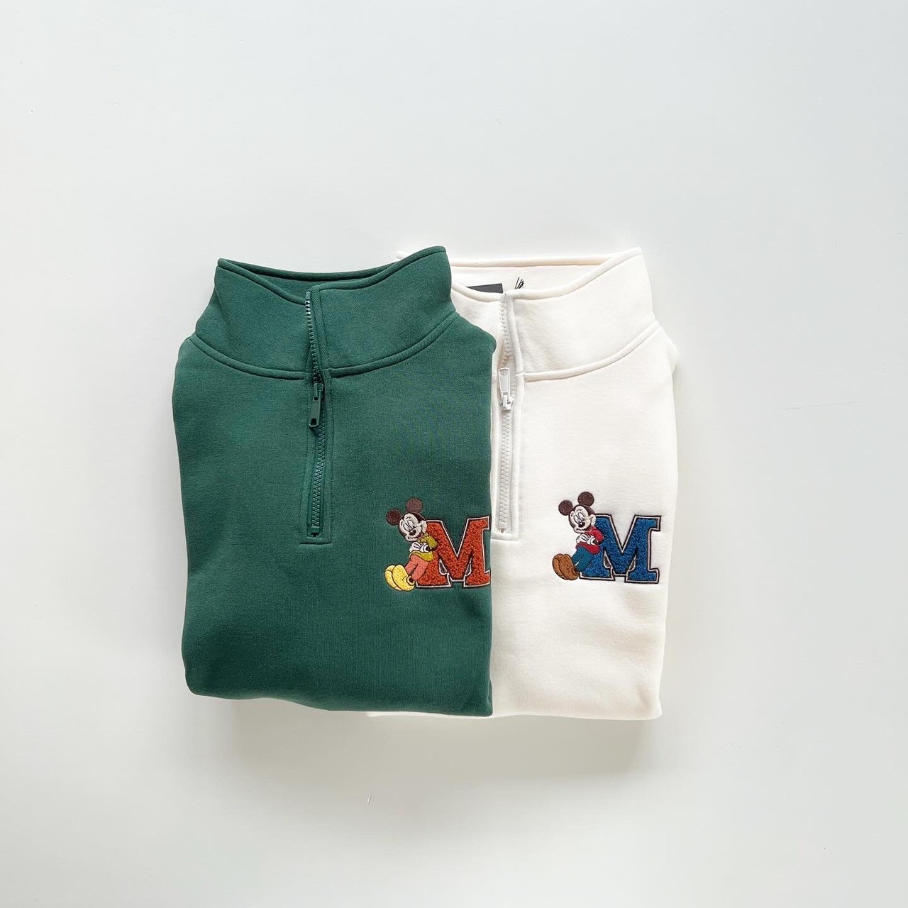 大人size[即納]   ハーフジップミッキー刺繍裏起毛トレーナー