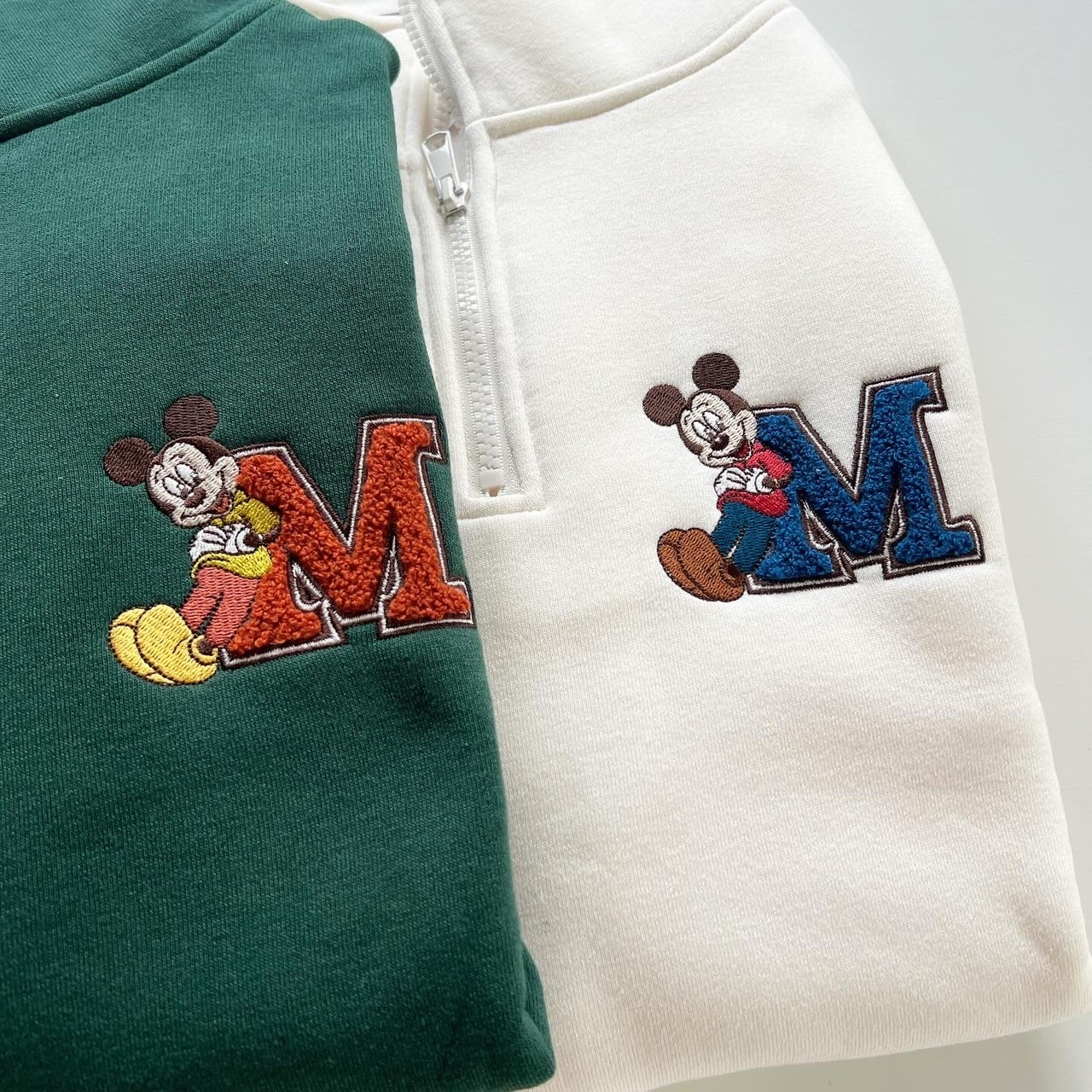 大人size[即納]   ハーフジップミッキー刺繍裏起毛トレーナー