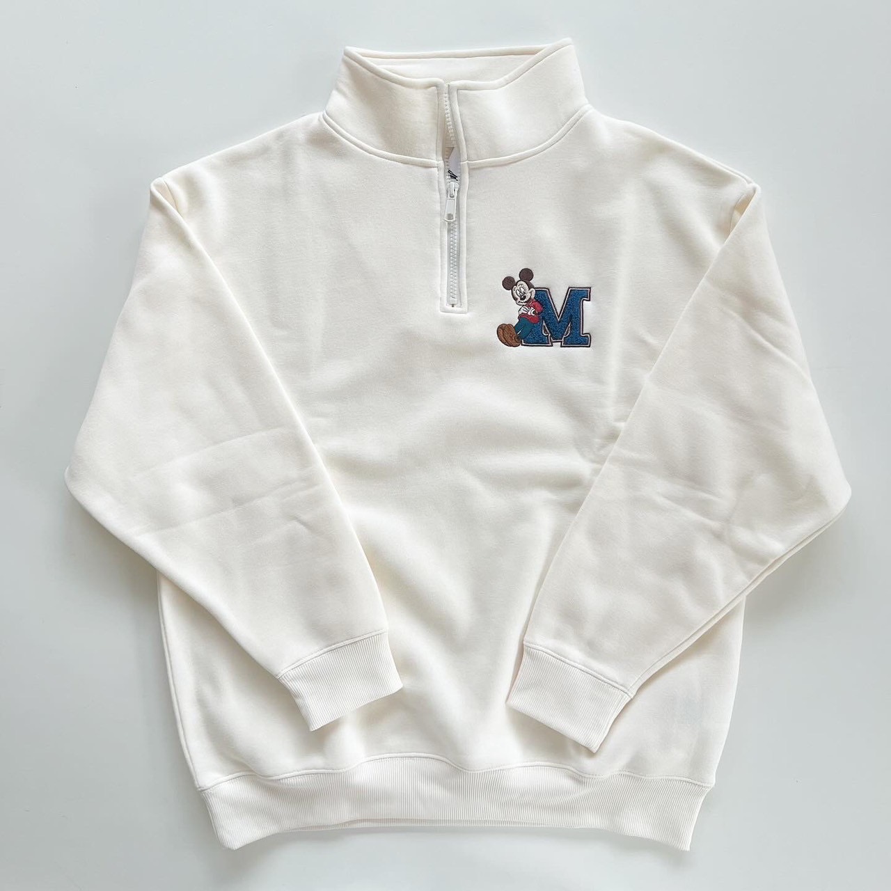 大人size[即納]   ハーフジップミッキー刺繍裏起毛トレーナー