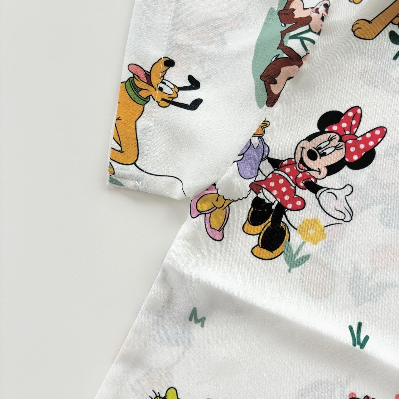 90.110.130&ladies size[即納]  Mickey&Friends総柄シャツ  (mes favoris original )
