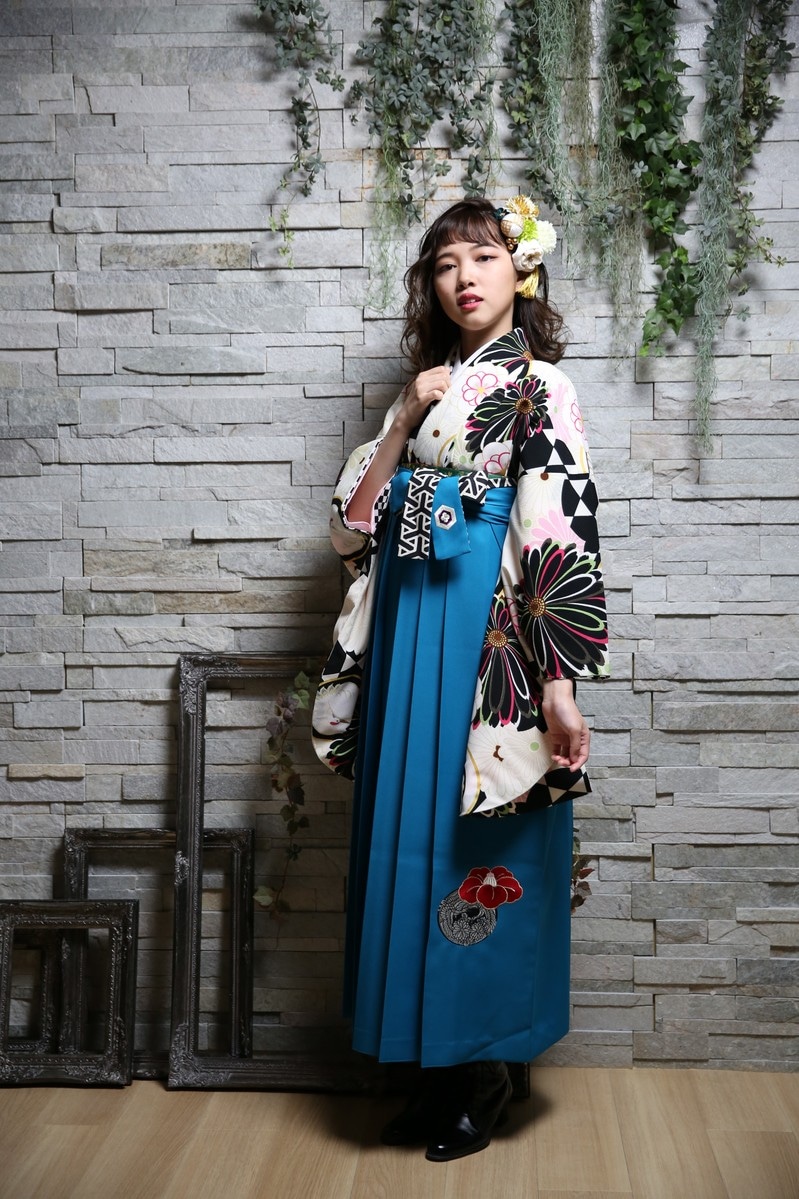 【卒業式袴レンタル/着物レンタル/通販レンタル】　学生袴/先生袴/卒業式/JAPANSTYLE×中村里砂/現代柄/黄色/黒/着物-407/袴-281