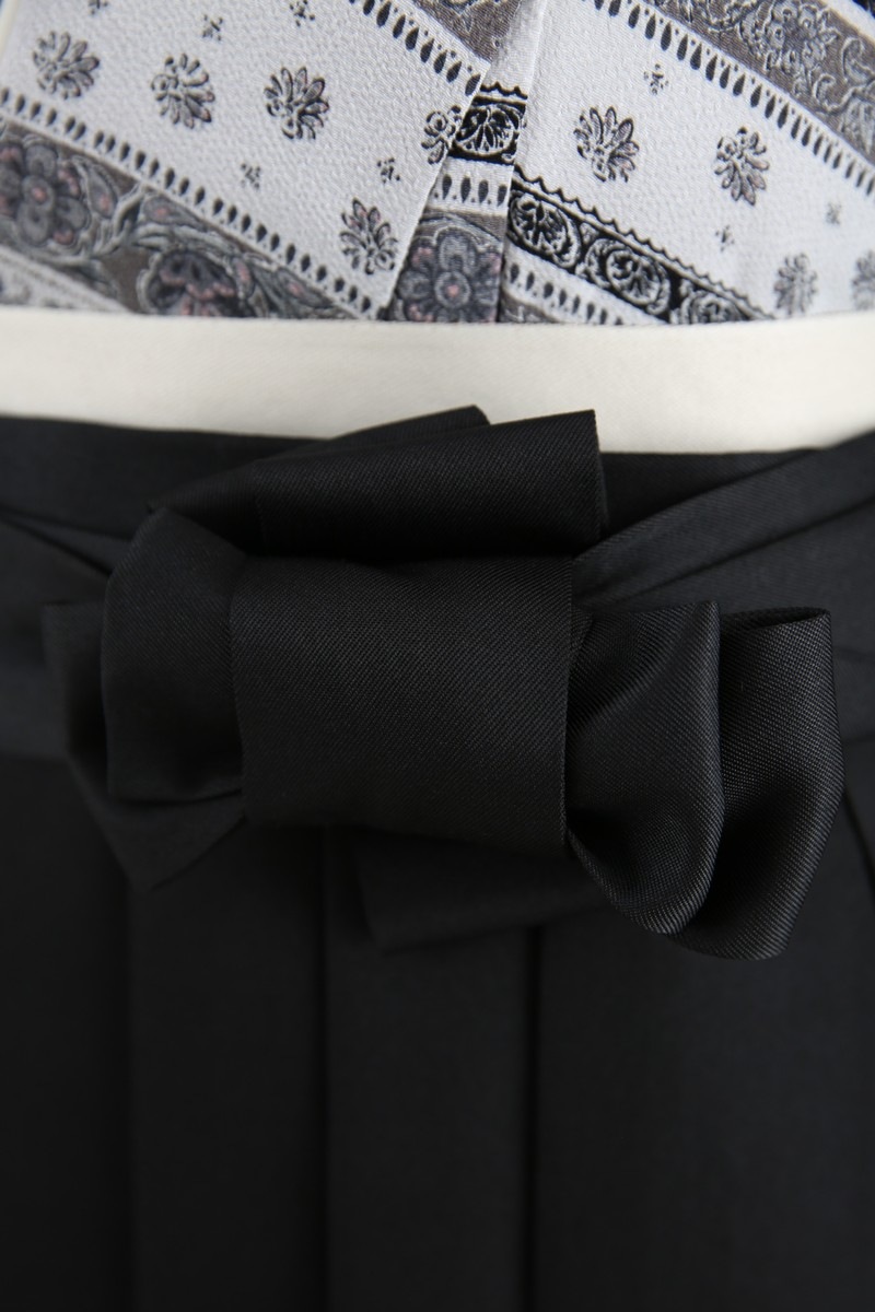 【卒業式袴レンタル/着物レンタル/通販レンタル】　ブランド　ラフィネモカ/学生袴/卒業式/小学生袴/かわいい袴/モダン/白/黒/着物-425/袴-267