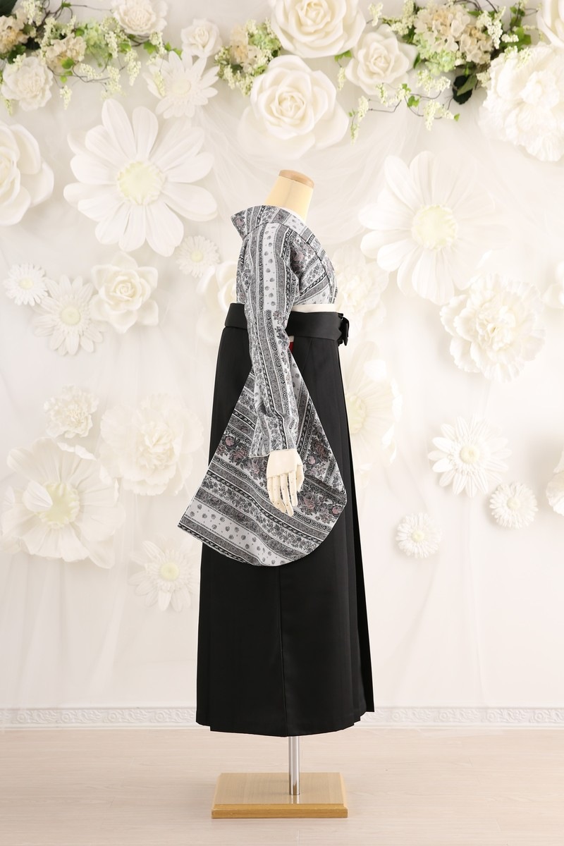 【卒業式袴レンタル/着物レンタル/通販レンタル】　ブランド　ラフィネモカ/学生袴/卒業式/小学生袴/かわいい袴/モダン/白/黒/着物-425/袴-267