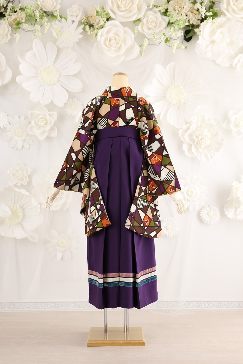 【卒業式袴レンタル/着物レンタル/通販レンタル】　ブランド　ラフィネモカ/学生袴/卒業式/小学生袴/かわいい袴/レトロ/個性的/幾何学/茶/紫/着物-420/袴-268