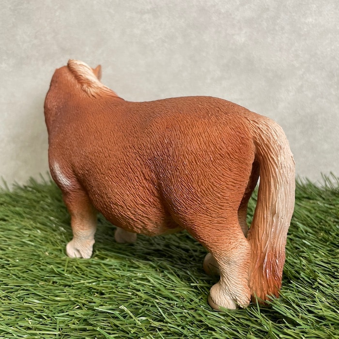 かわいいポニーの置物 woobia ウービア 馬 おしゃれ ガーデン