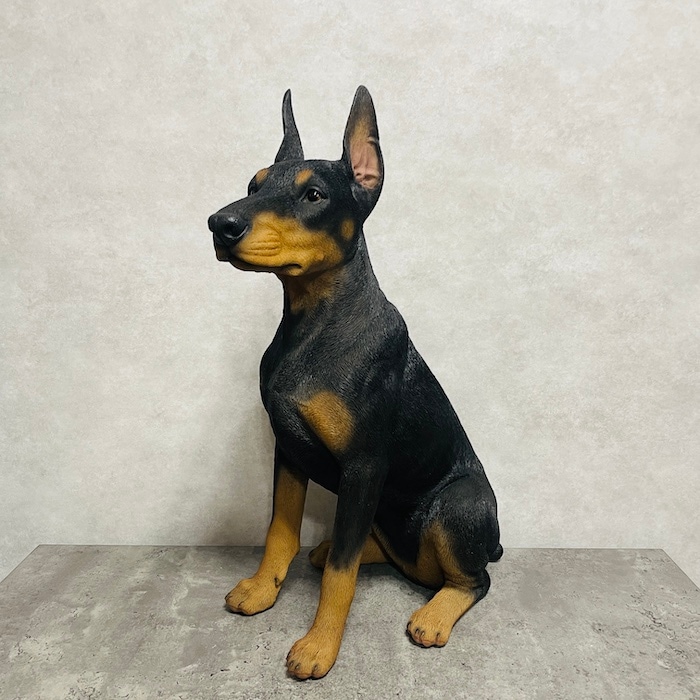 ドーベルマン犬の置物　高さ81センチ ドーベルマン犬の置物 高さ81センチ