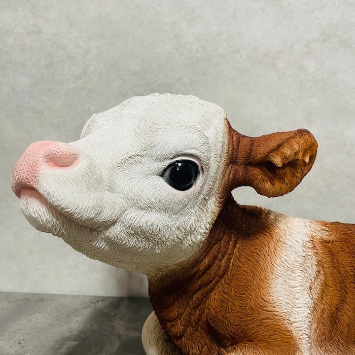 置物 寝そべった子牛 グッズ 高さ29.5cm woobia ウービア かわいい