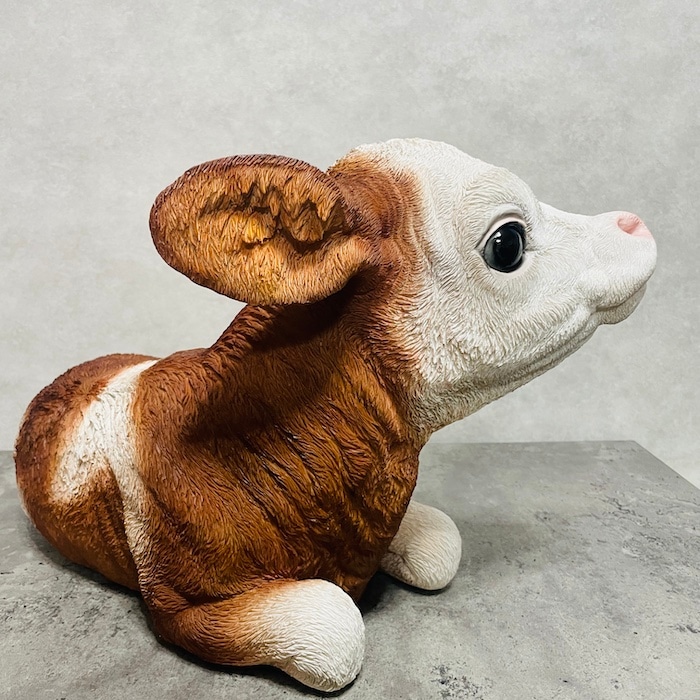 置物 寝そべった子牛 グッズ 高さ29.5cm woobia ウービア かわいい