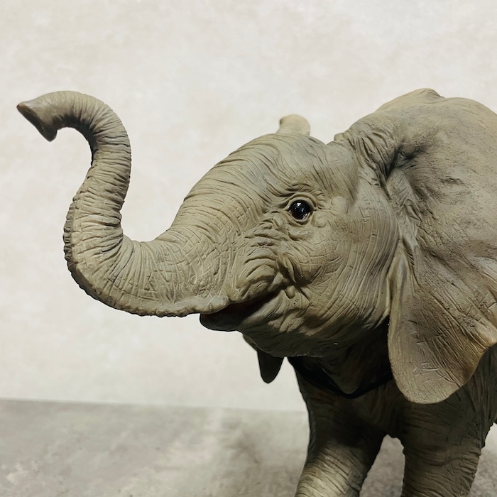 象の置物 喜んでるゾウ 小 高さ22cm 縁起物 風水 woobia ウービア