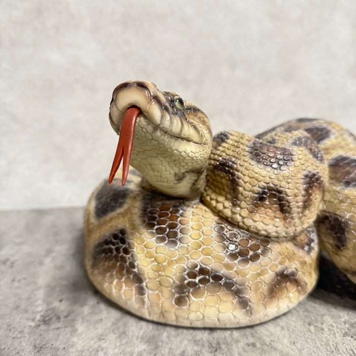 蛇の置物 ブラウンうわばみ 横幅45cm ヘビ 巨大オブジェ 大型 woobia